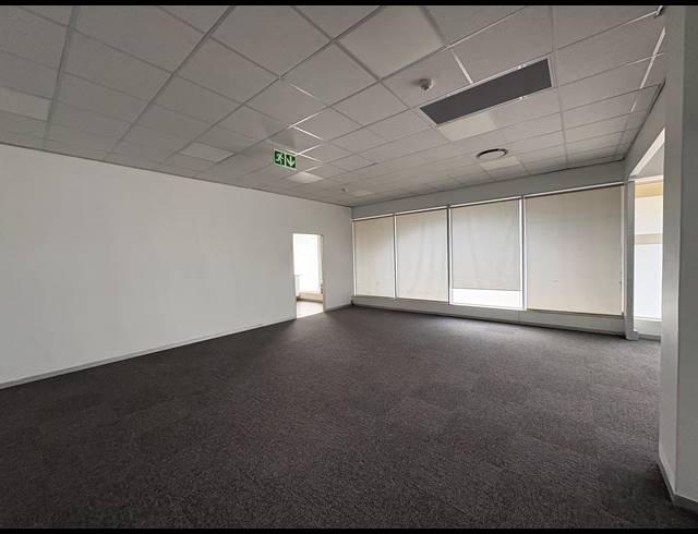 402M² OFFICE TO LET IN CLAREMONT